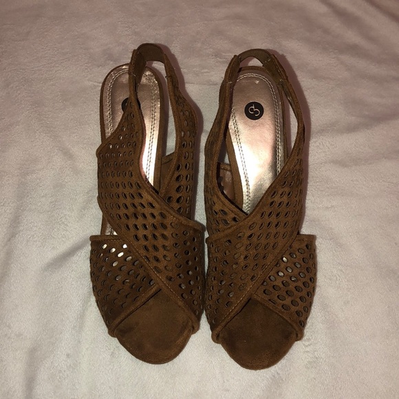 Brown Heels - Picture 1 of 3